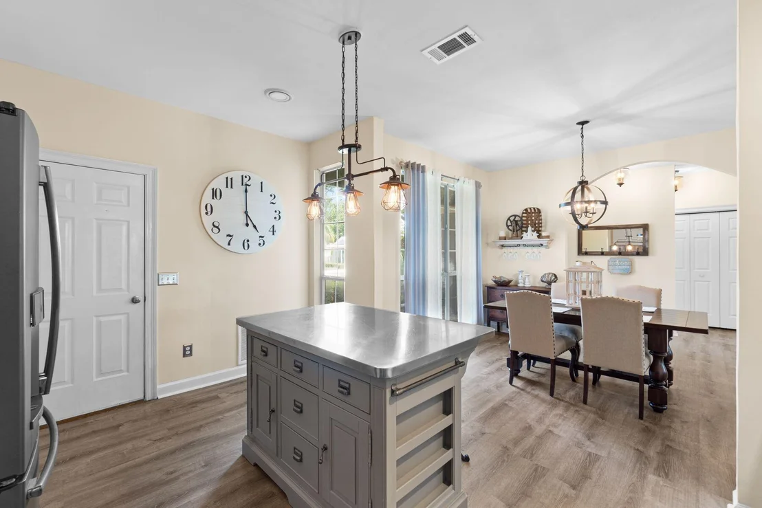Photo of 180 Bonaire Boulevard