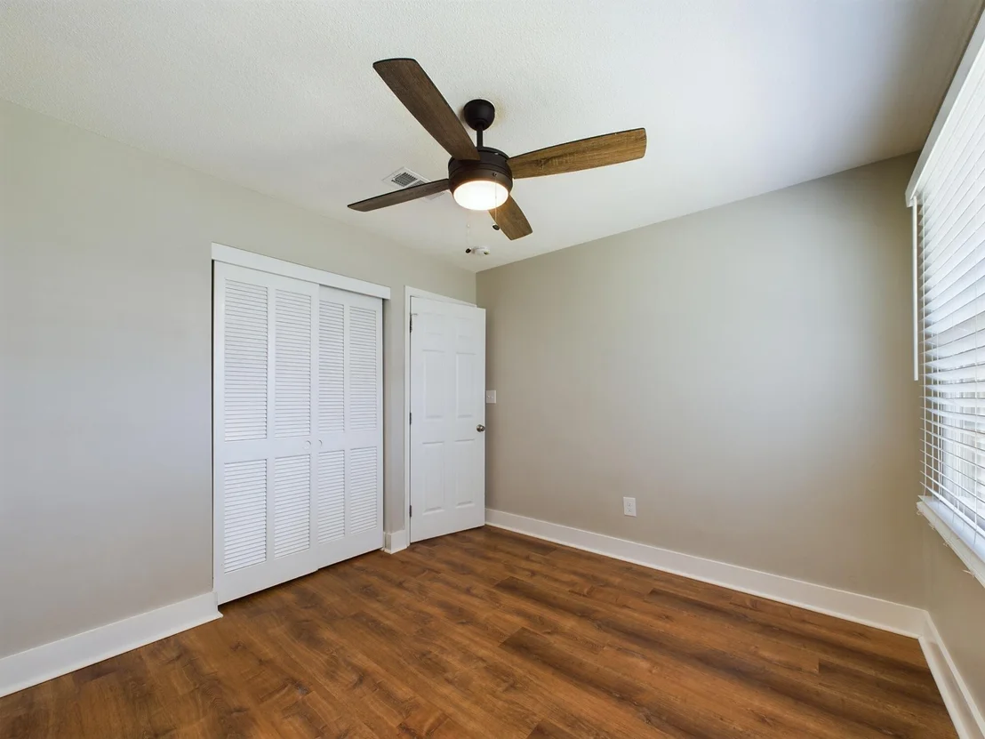 Photo of 1011 Julia Avenue