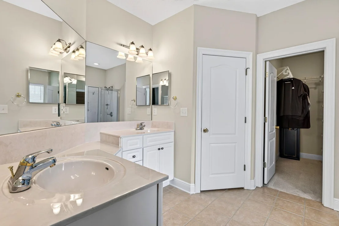 Photo of 601 W Lynn Brook
