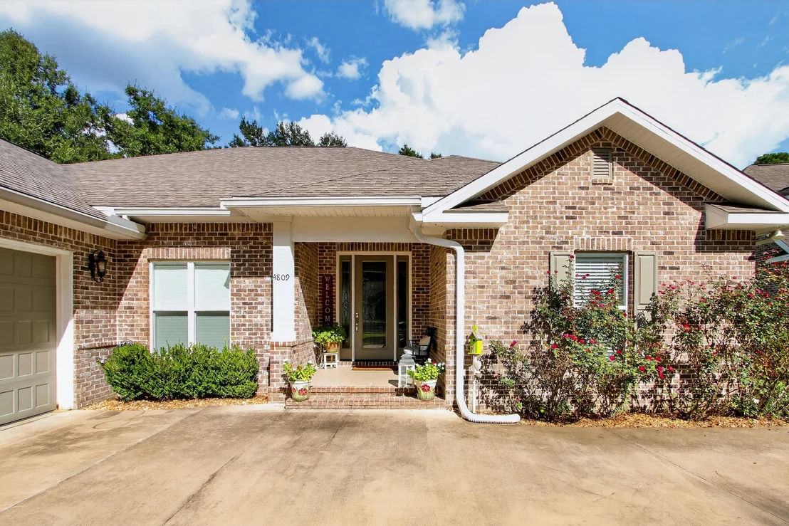 Photo of 4809 Grove Street