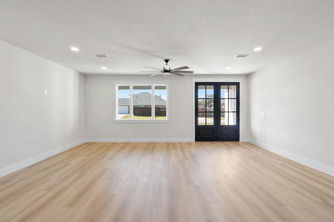 Photo of 1370 Central Parkway