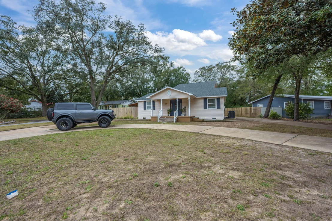 Photo of 255 Edge Avenue