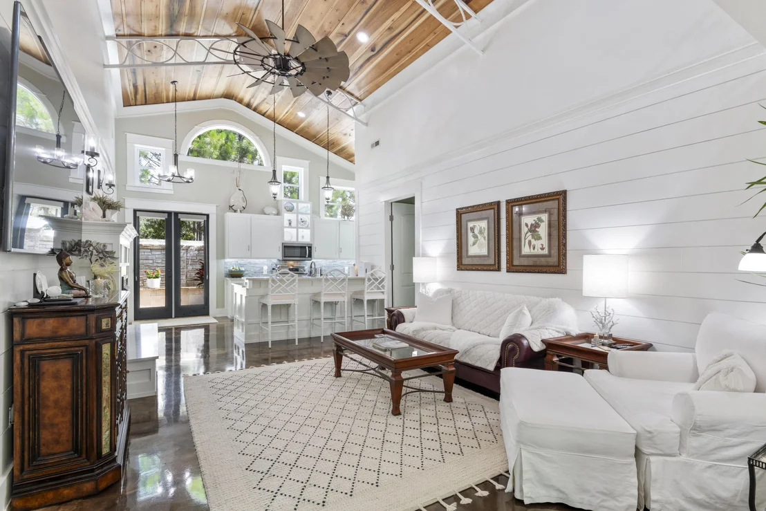 Photo of 46 Greenleaf Drive