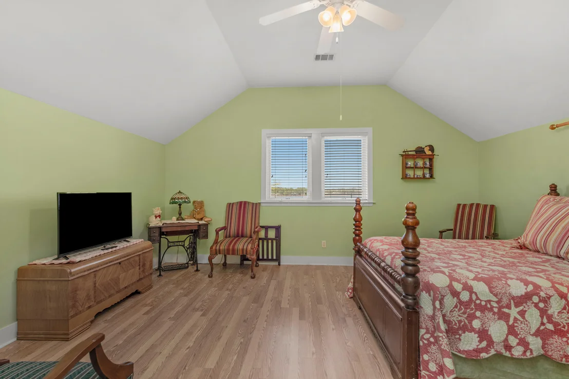 Photo of 1422 Lagrange Road