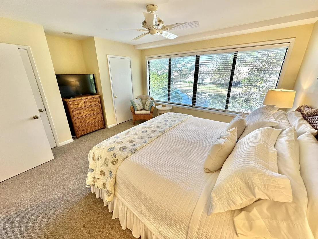 Photo of 5080 Beachwalk Way