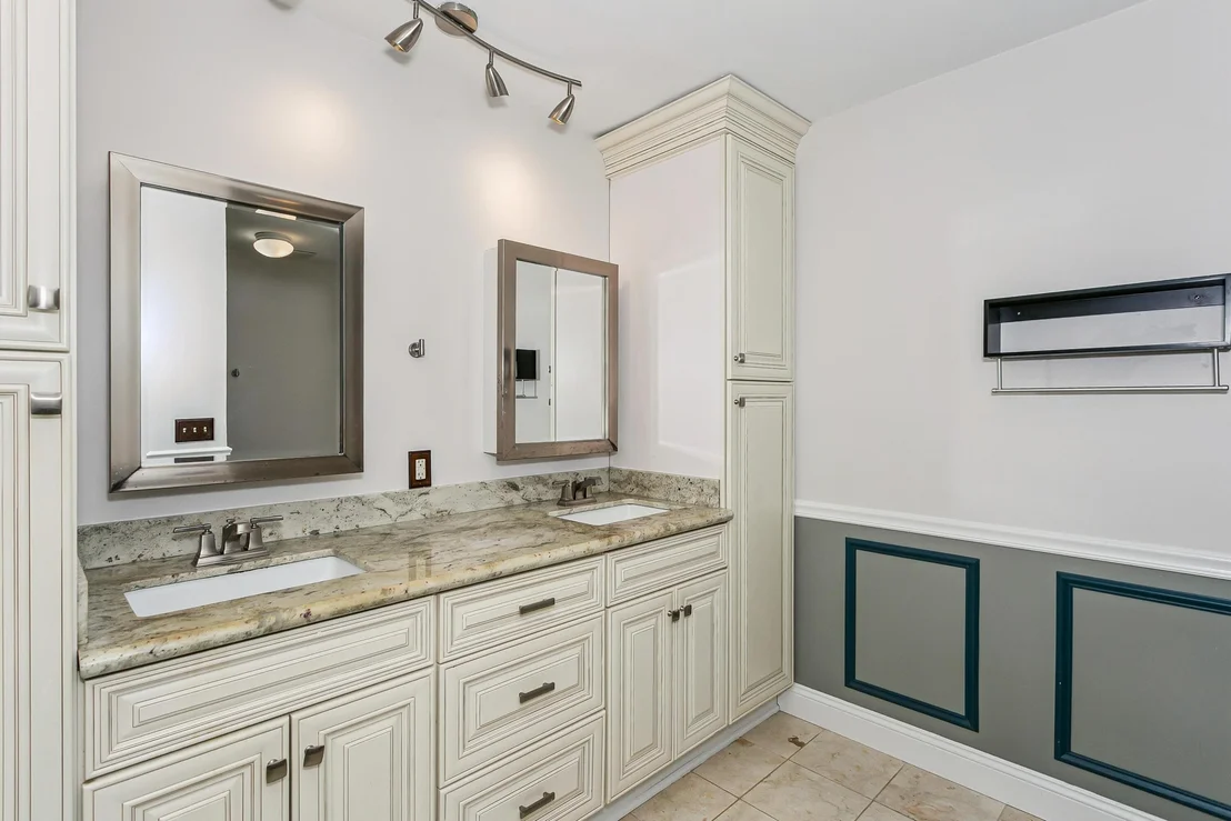 Photo of 424 Dracena Way