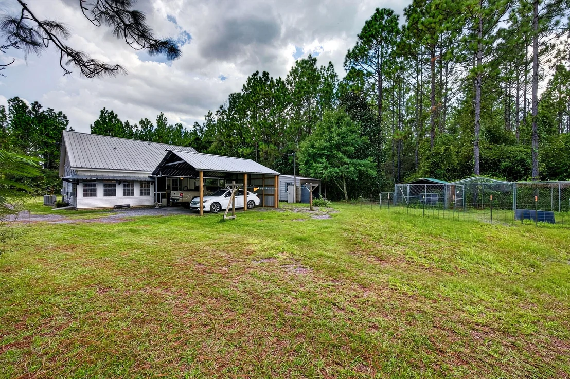 Photo of 635 Southside Drive