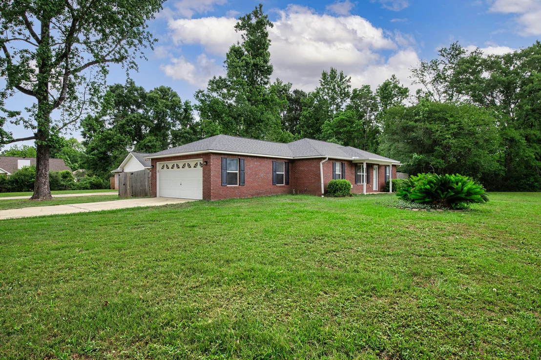 Photo of 121 Dogwood Lane