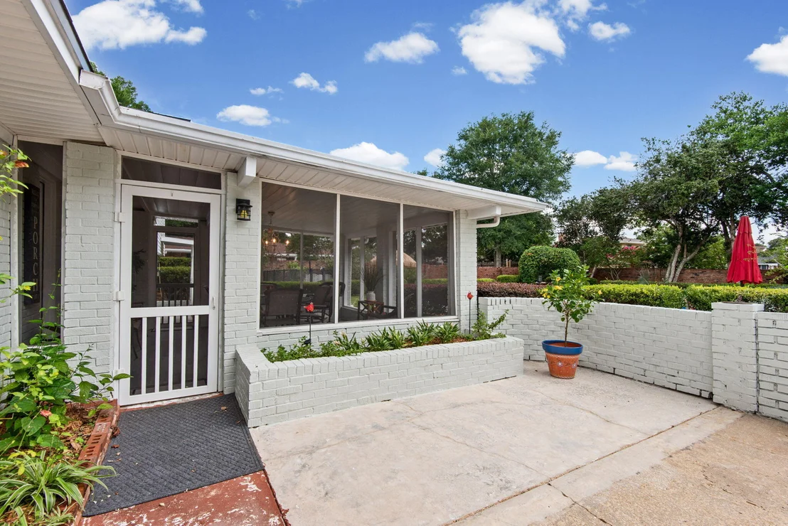 Photo of 5 Maple Avenue