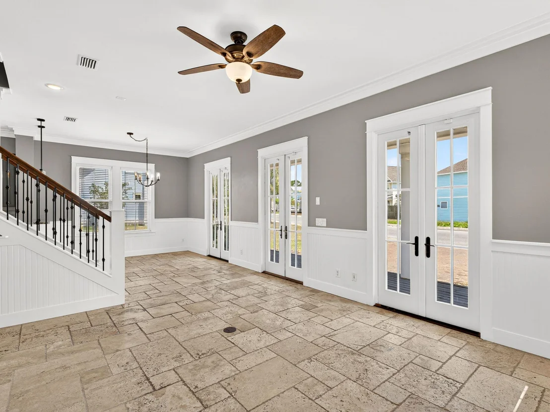 Photo of 328 Madison Circle