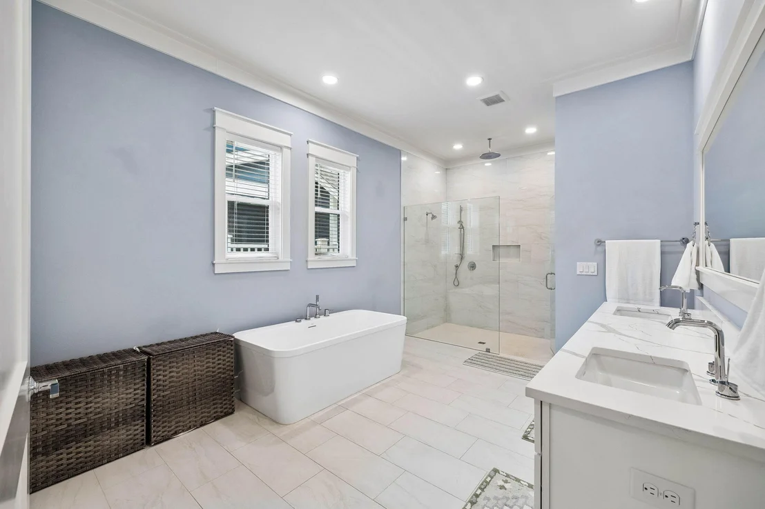 Photo of 123 E Pollard Cove
