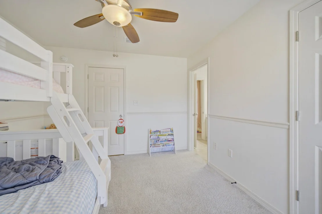 Photo of 346 Louise Circle