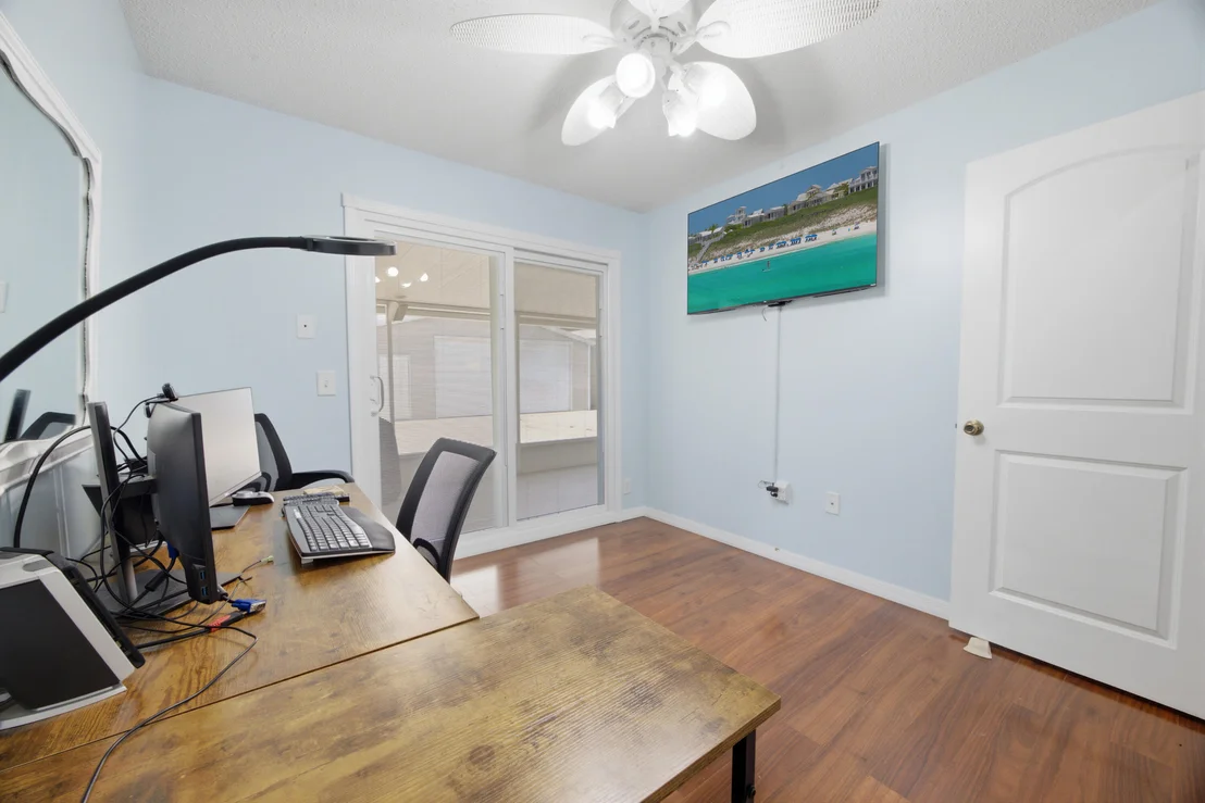 Photo of 220 W Walker Circle