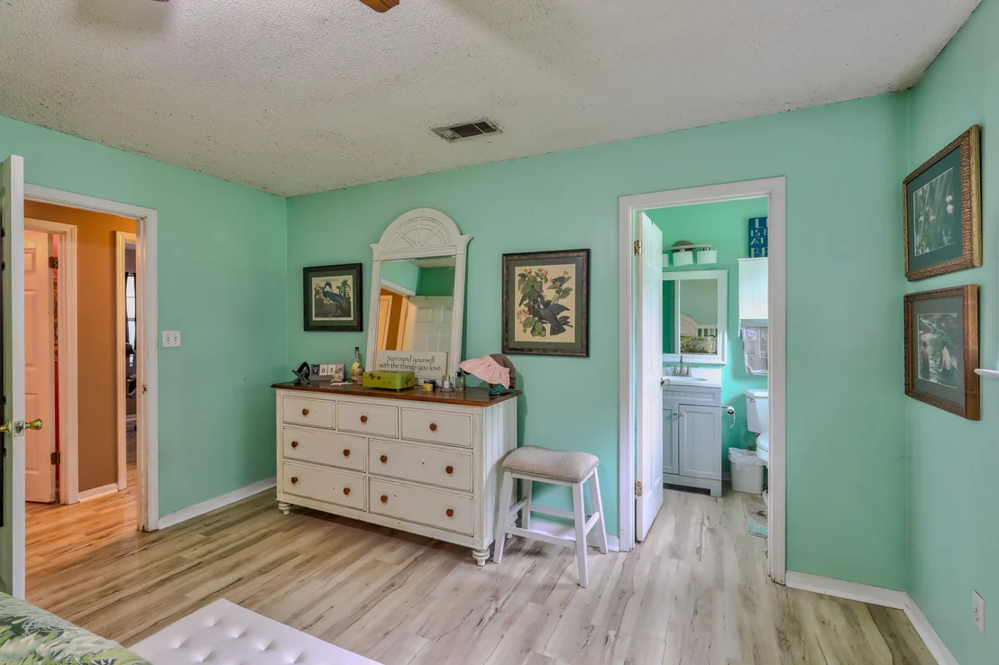 Photo of 11 W Bayou Forest Drive