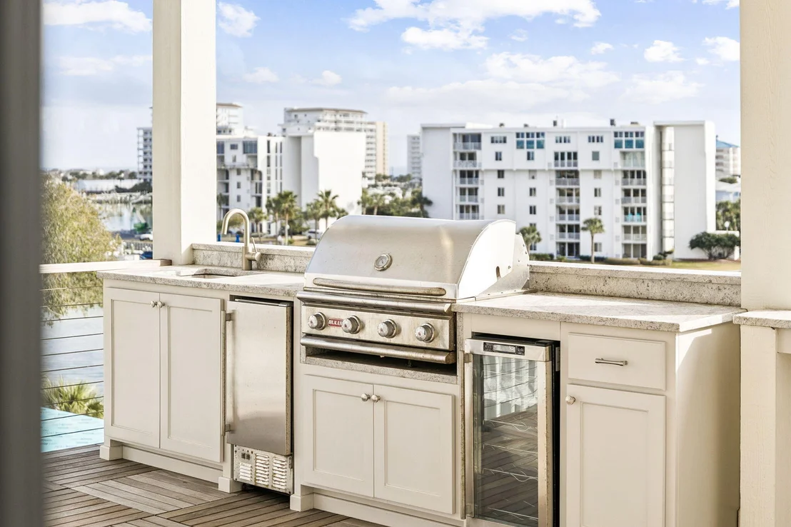 Photo of 714 Harbor Boulevard
