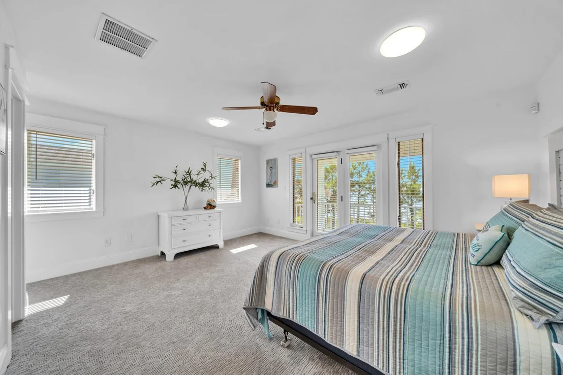 Photo of 458 Parish Boulevard