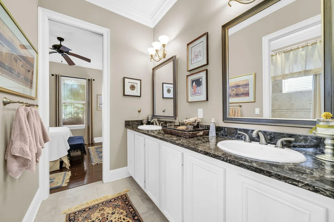 Photo of 4470 Stonebridge Road