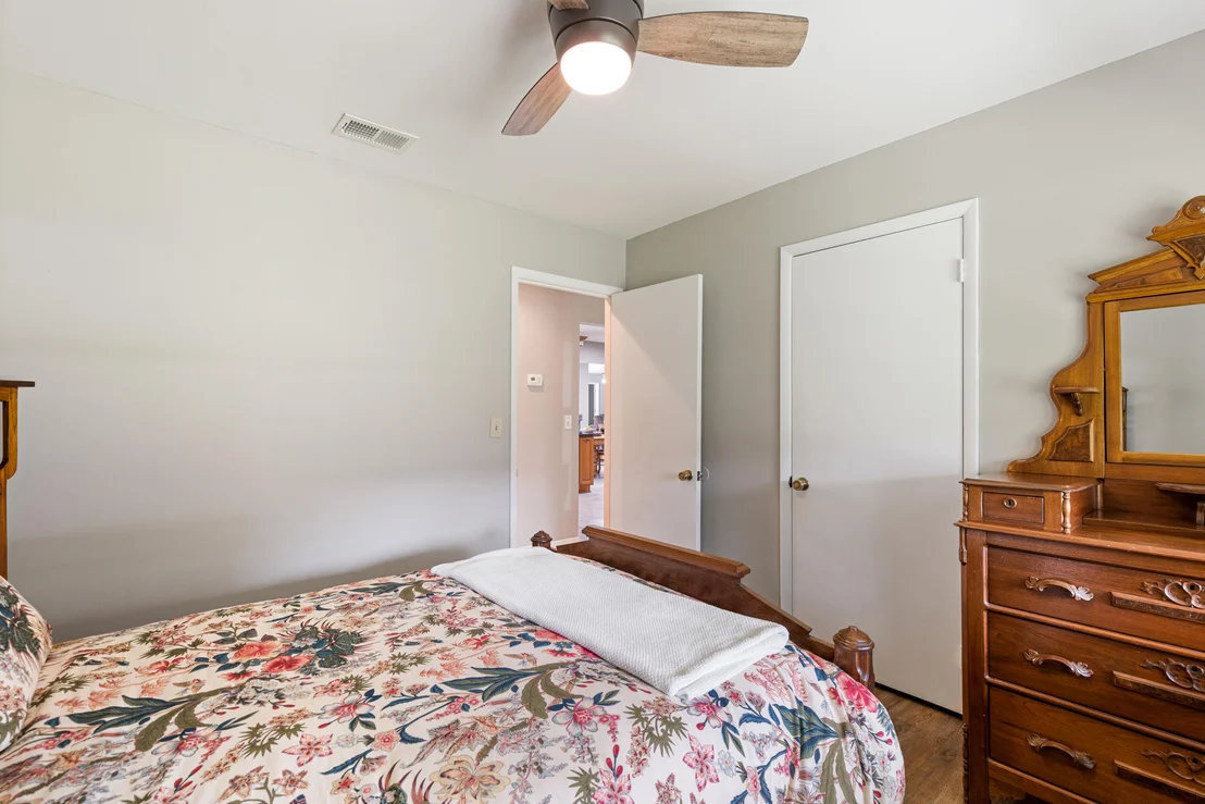 Photo of 804 Mars Street