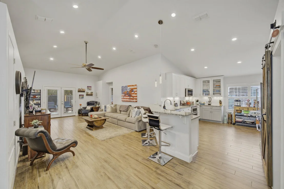 Photo of 423 Sandy Cay Drive
