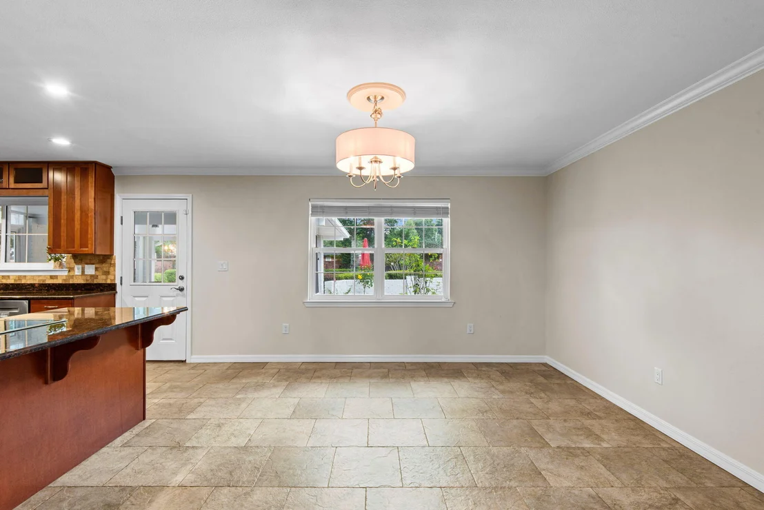 Photo of 5 Maple Avenue