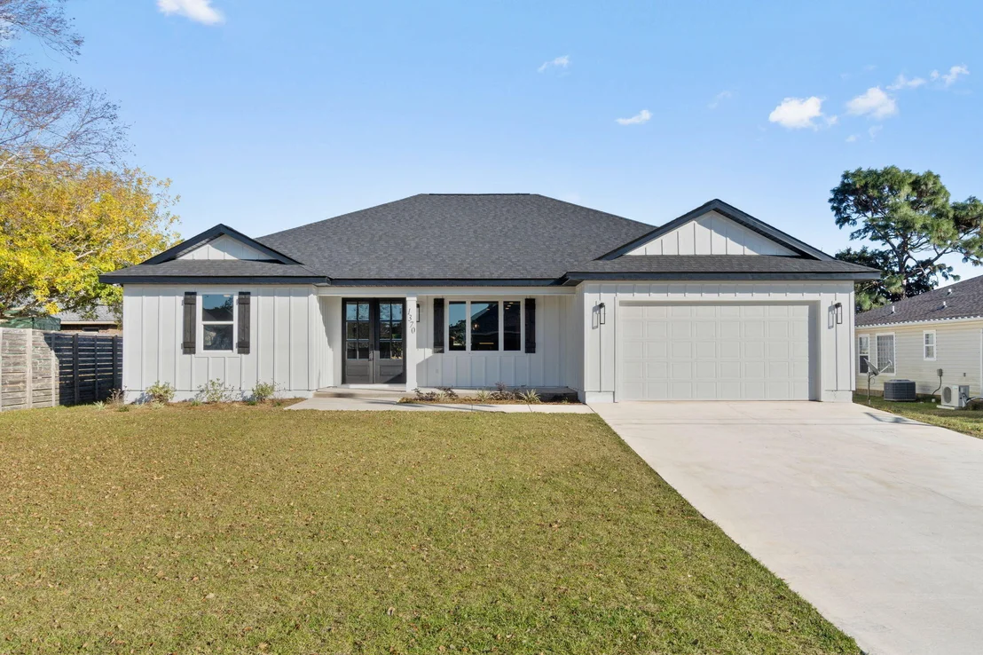 Photo of 1370 Central Parkway