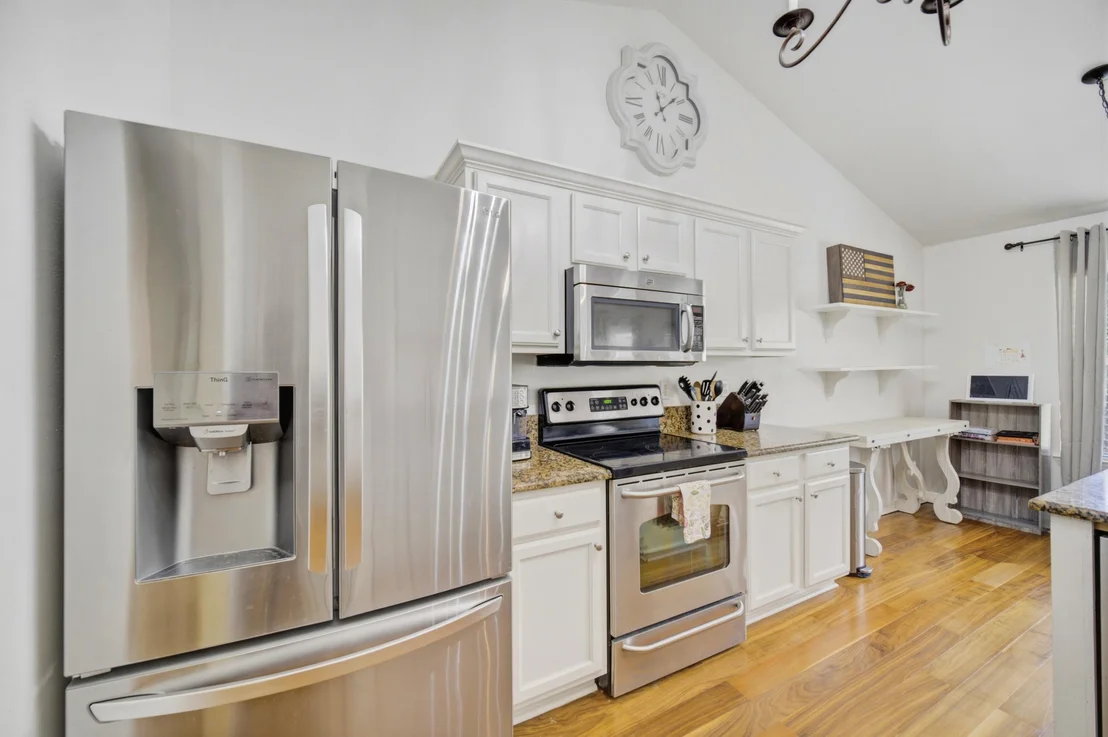 Photo of 346 Louise Circle