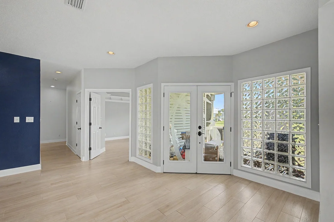 Photo of 4501 Bayside Drive
