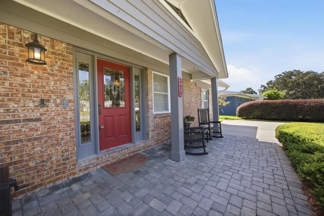 Photo of 325 Echo Circle