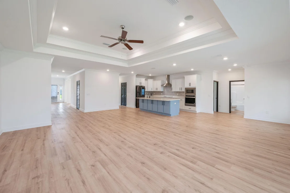 Photo of 15 E Oak Trees Lane