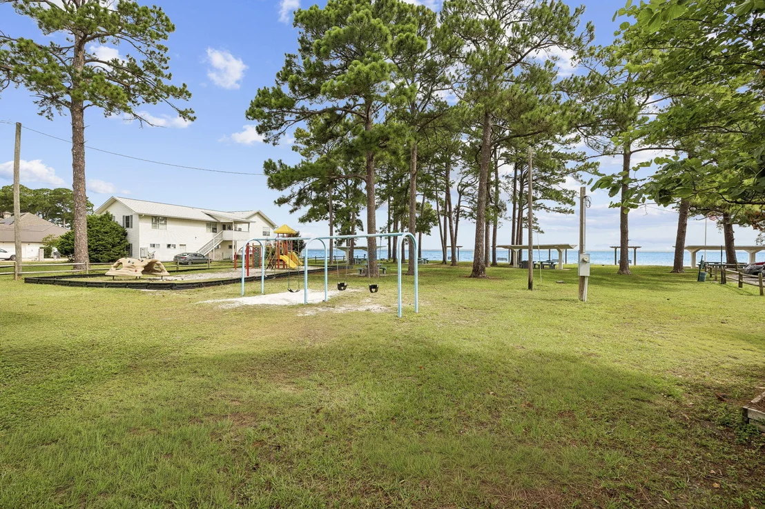Photo of 1025 Forest Shore Drive
