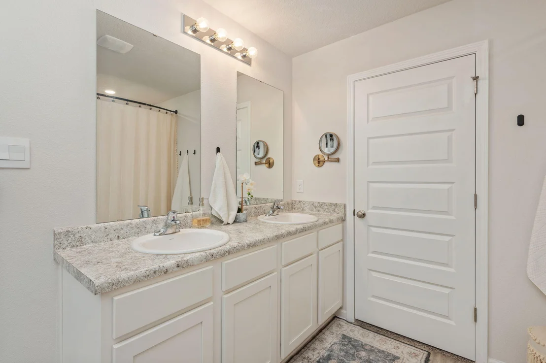 Photo of 6831 Interlachen Lane