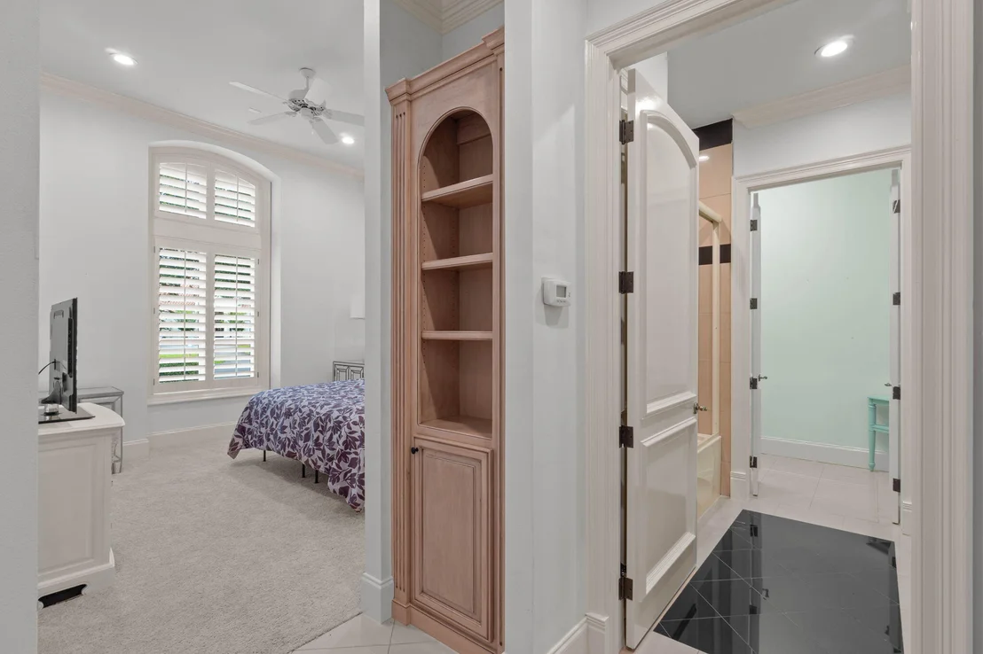 Photo of 4350 Stonebridge Road