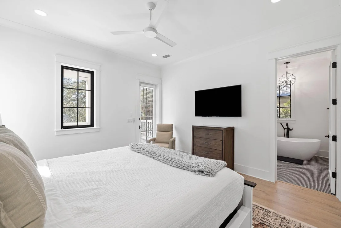 Photo of 42 Grande Pointe Circle