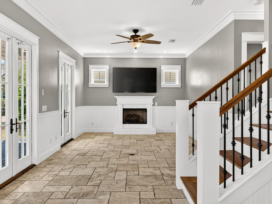 Photo of 328 Madison Circle