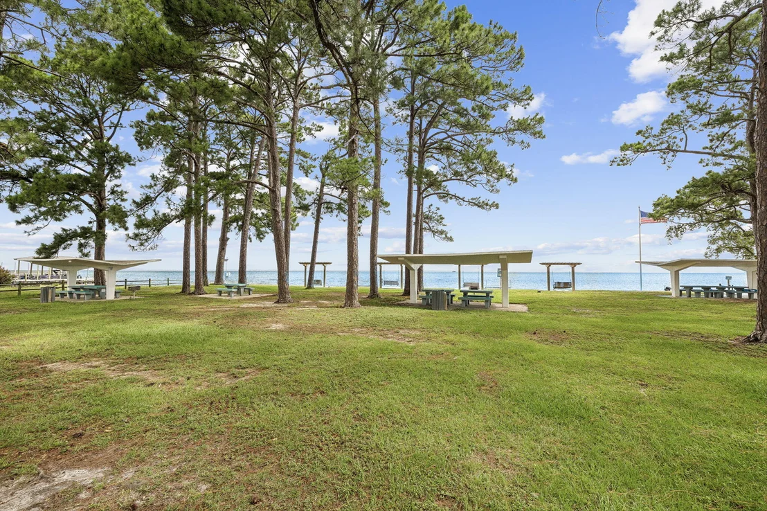 Photo of 1025 Forest Shore Drive