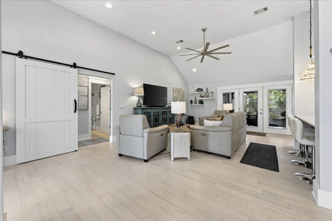 Photo of 627 Bayshore Drive