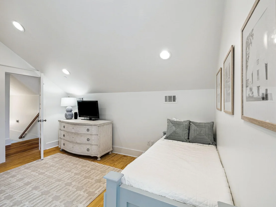 Photo of 90 Silver Laurel Way