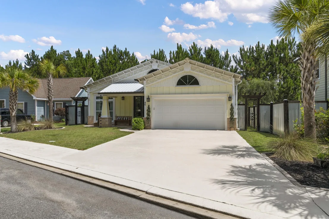 Photo of 46 Greenleaf Drive