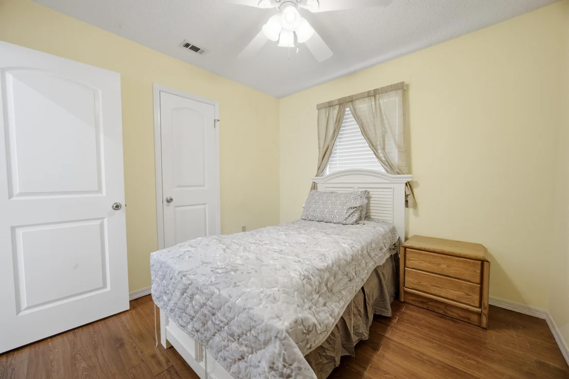 Photo of 220 W Walker Circle
