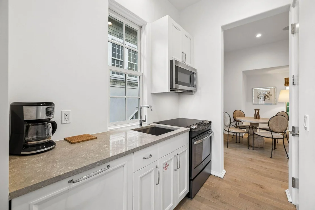 Photo of 179 E Kingston Road