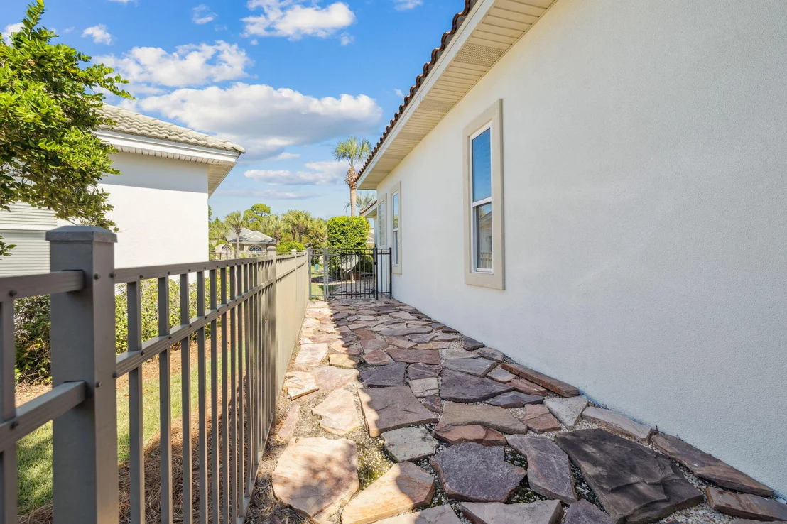 Photo of 4732 Papaya Park