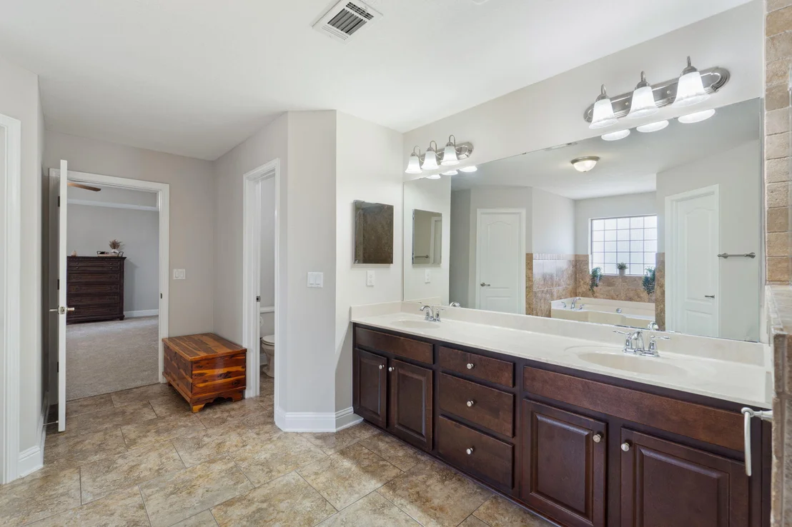 Photo of 2365 Crescent Road