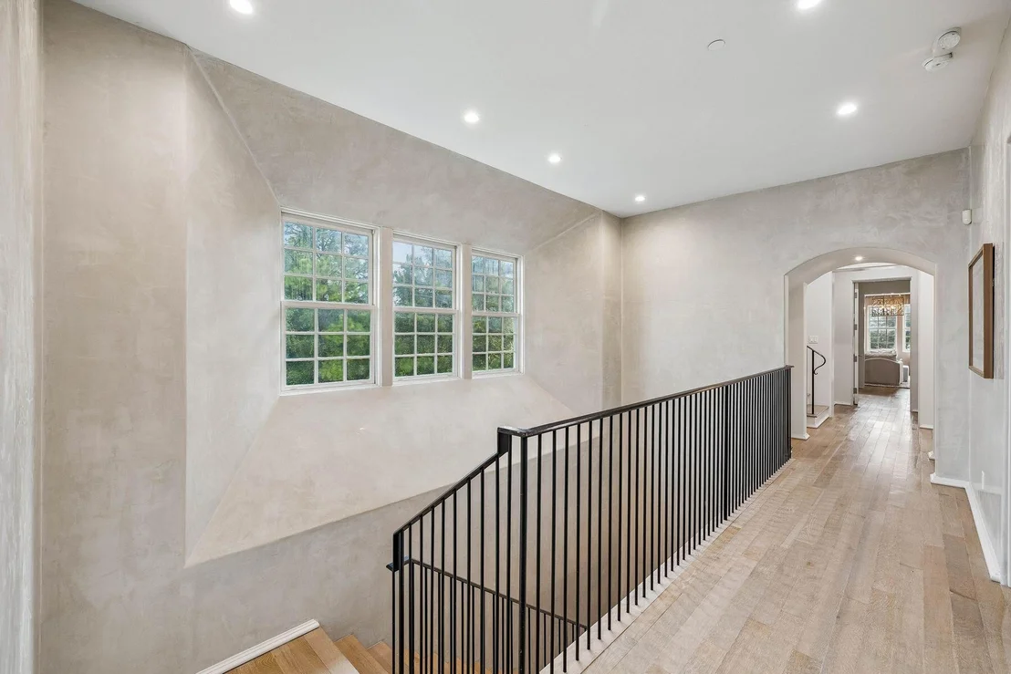 Photo of 179 E Kingston Road