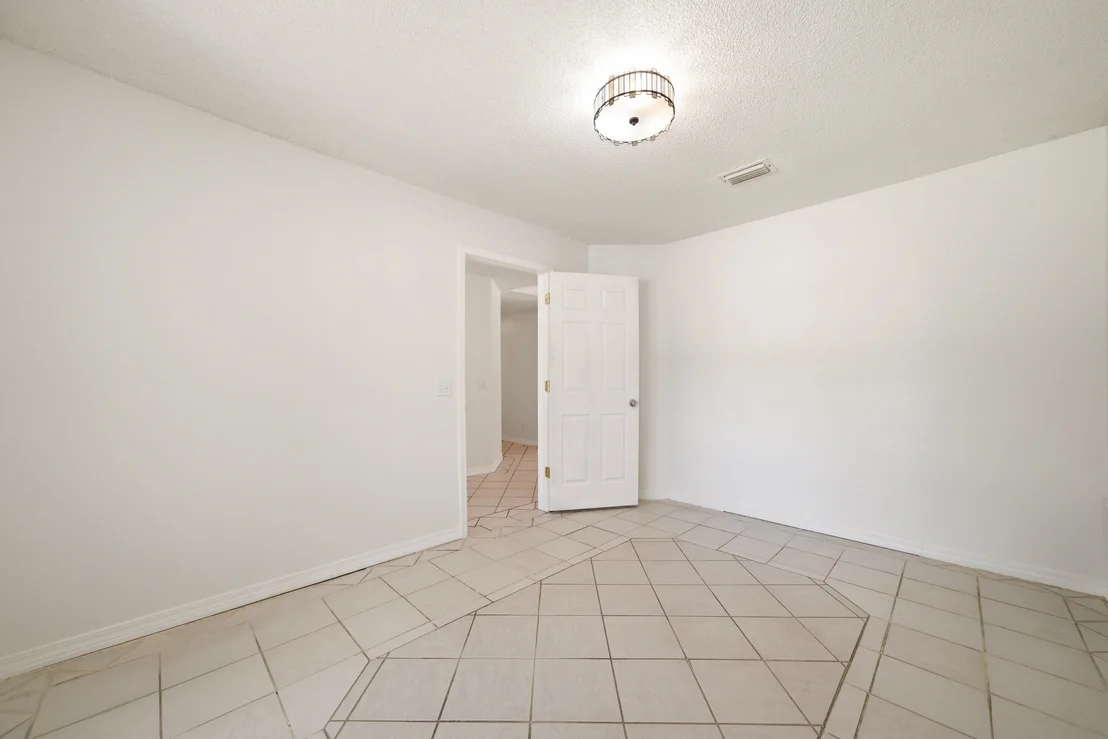 Photo of 2016 Candlewood Drive
