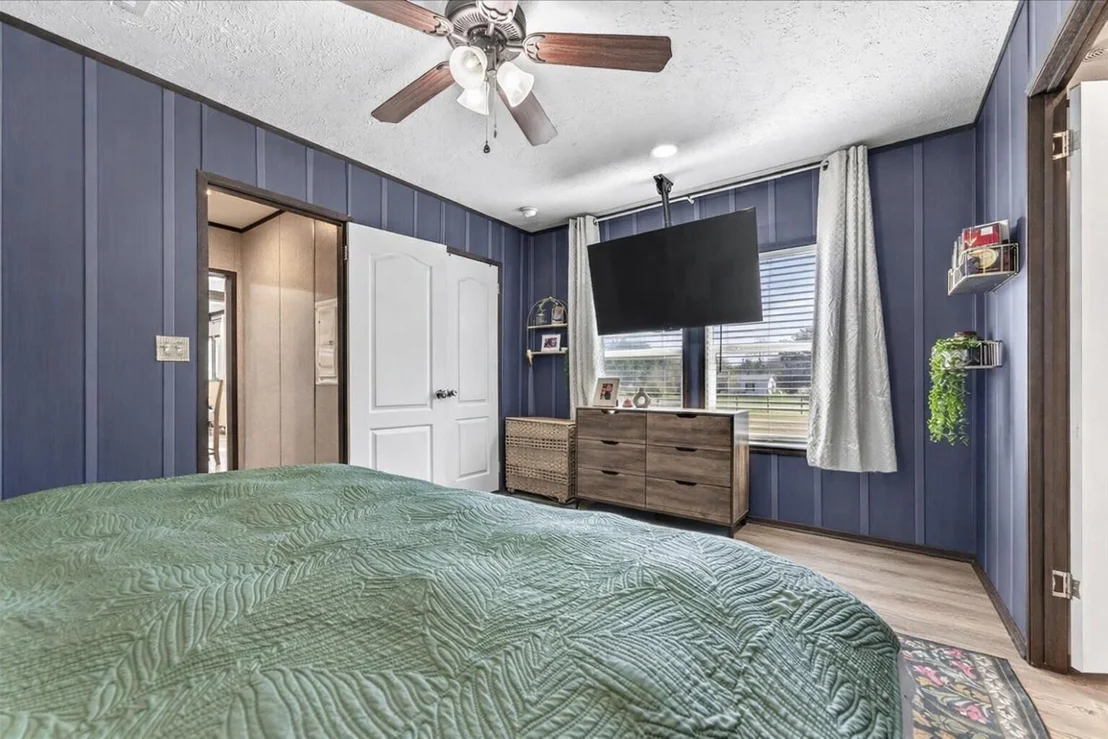 Photo of 4669 Thoroughbred Drive