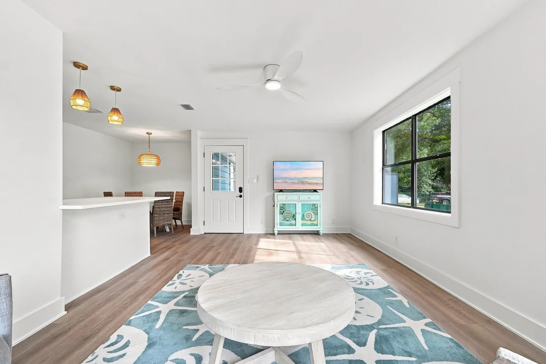 Photo of 1215 S Cedar Avenue