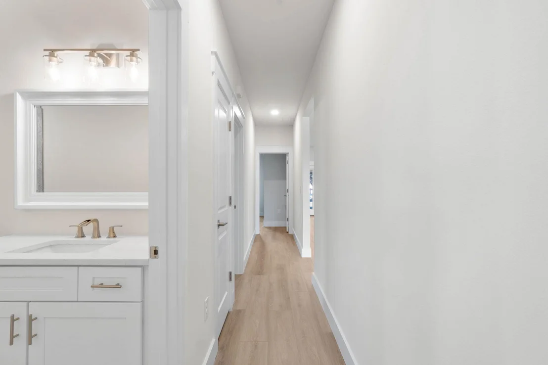Photo of 1370 Central Parkway