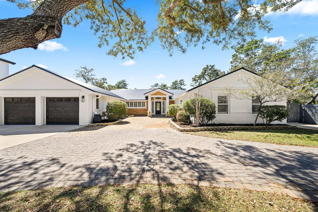 Photo of 497 Walton Way