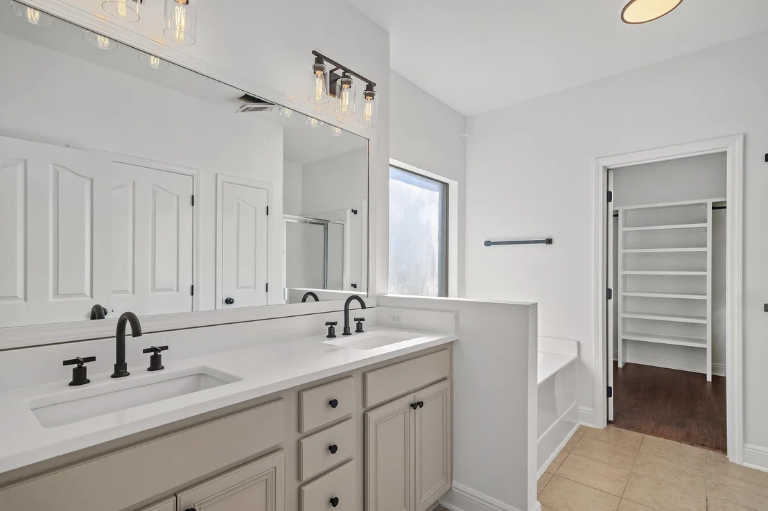 Photo of 333 Bella Boulevard