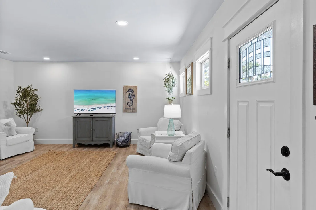 Photo of 850 Forest Shore Drive
